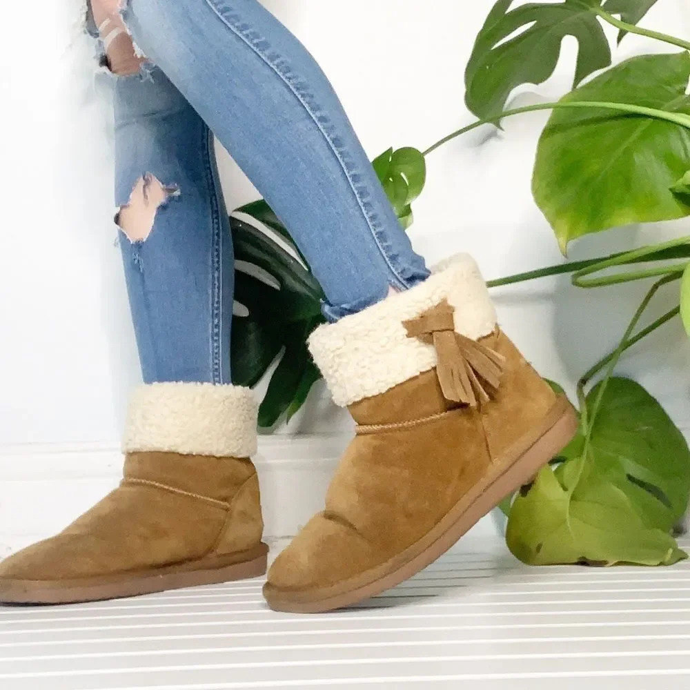 Minnetonka Tassel Boots Short Shearling Suede
